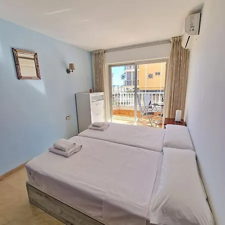 Amplio Con Terraza En Primera Linea De Playa