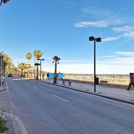 Amplio Con Terraza En Primera Linea De Playa Fuengirola