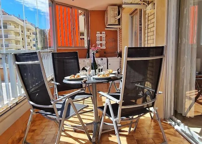 Amplio Con Terraza En Primera Linea De Playa