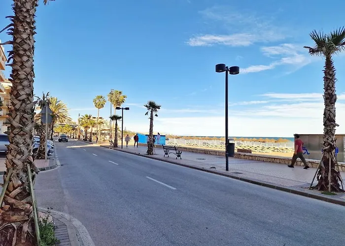 Amplio Con Terraza En Primera Linea De Playa Fuengirola