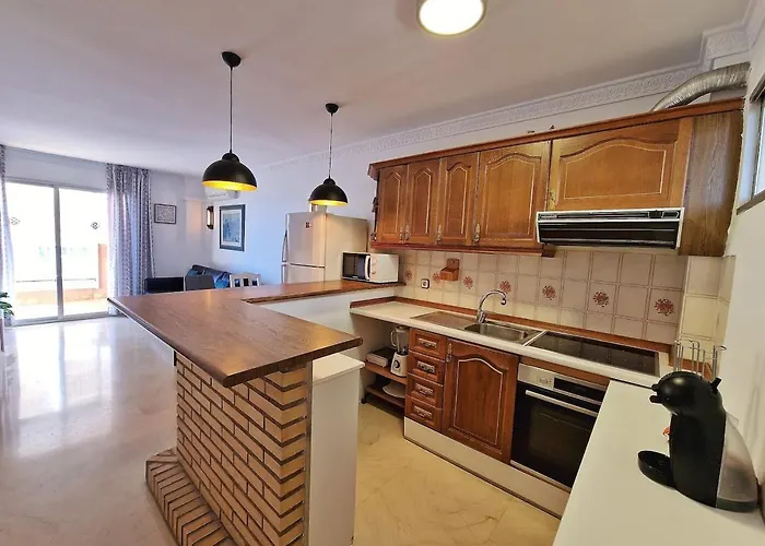 Amplio Con Terraza En Primera Linea De Playa Fuengirola