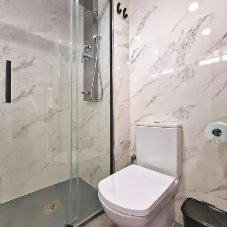 Amplio Con Terraza En Primera Linea De Playa Fuengirola