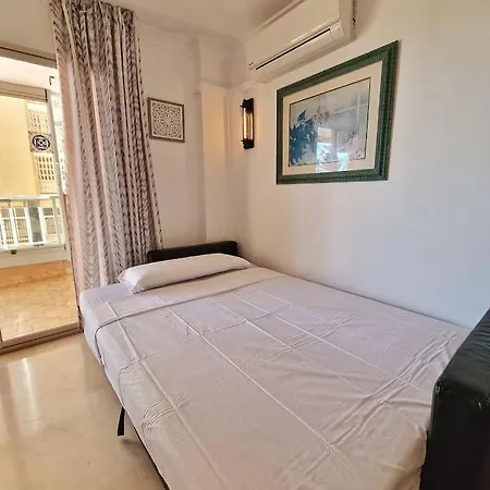 Amplio Con Terraza En Primera Linea De Playa