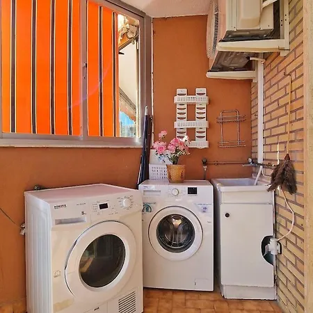 Amplio Con Terraza En Primera Linea De Playa Fuengirola