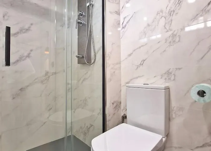 Amplio Con Terraza En Primera Linea De Playa Fuengirola