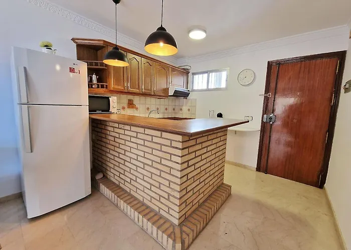 Amplio Con Terraza En Primera Linea De Playa Fuengirola