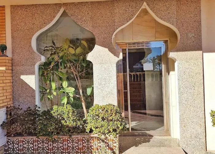 Amplio Con Terraza En Primera Linea De Playa