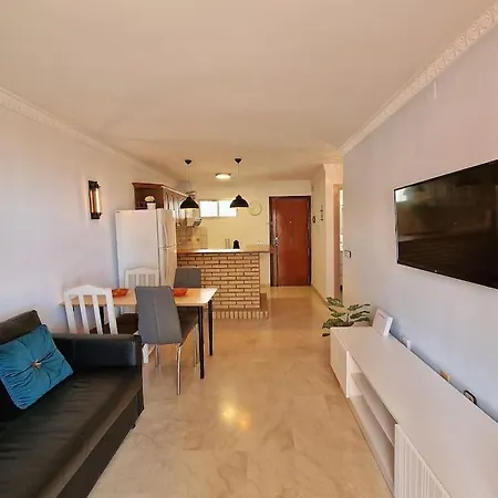 Apartman Amplio Con Terraza En Primera Linea De Playa