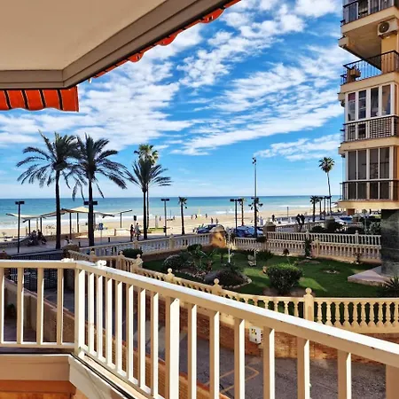 דירה Amplio Con Terraza En Primera Linea De Playa פואנגירולה