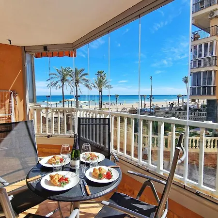 דירה Amplio Con Terraza En Primera Linea De Playa פואנגירולה
