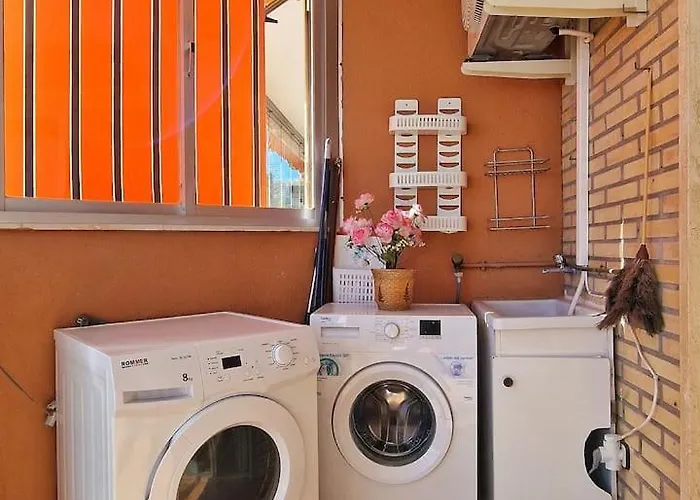 Amplio Con Terraza En Primera Linea De Playa פואנגירולה