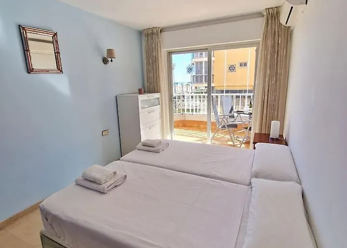 Amplio Con Terraza En Primera Linea De Playa